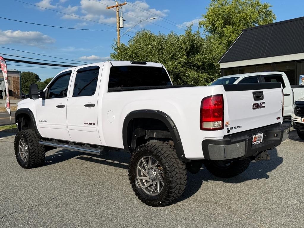 GMC Sierra 2500HD SLE Crew Cab 4WD 2011