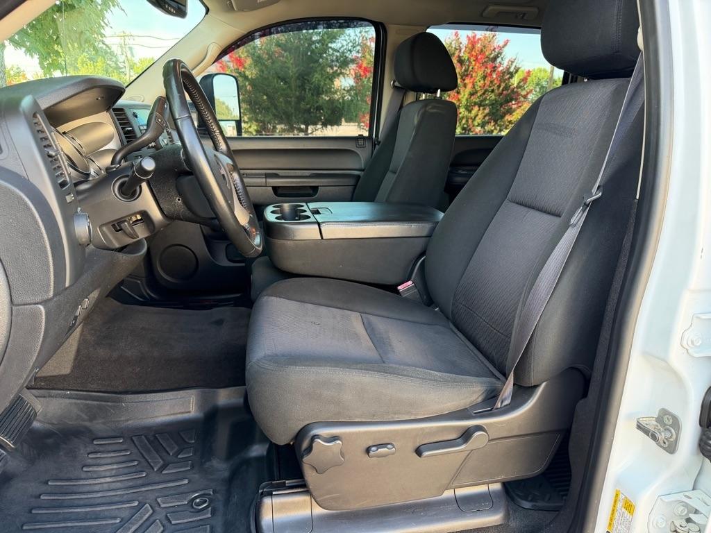 GMC Sierra 2500HD SLE Crew Cab 4WD 2011
