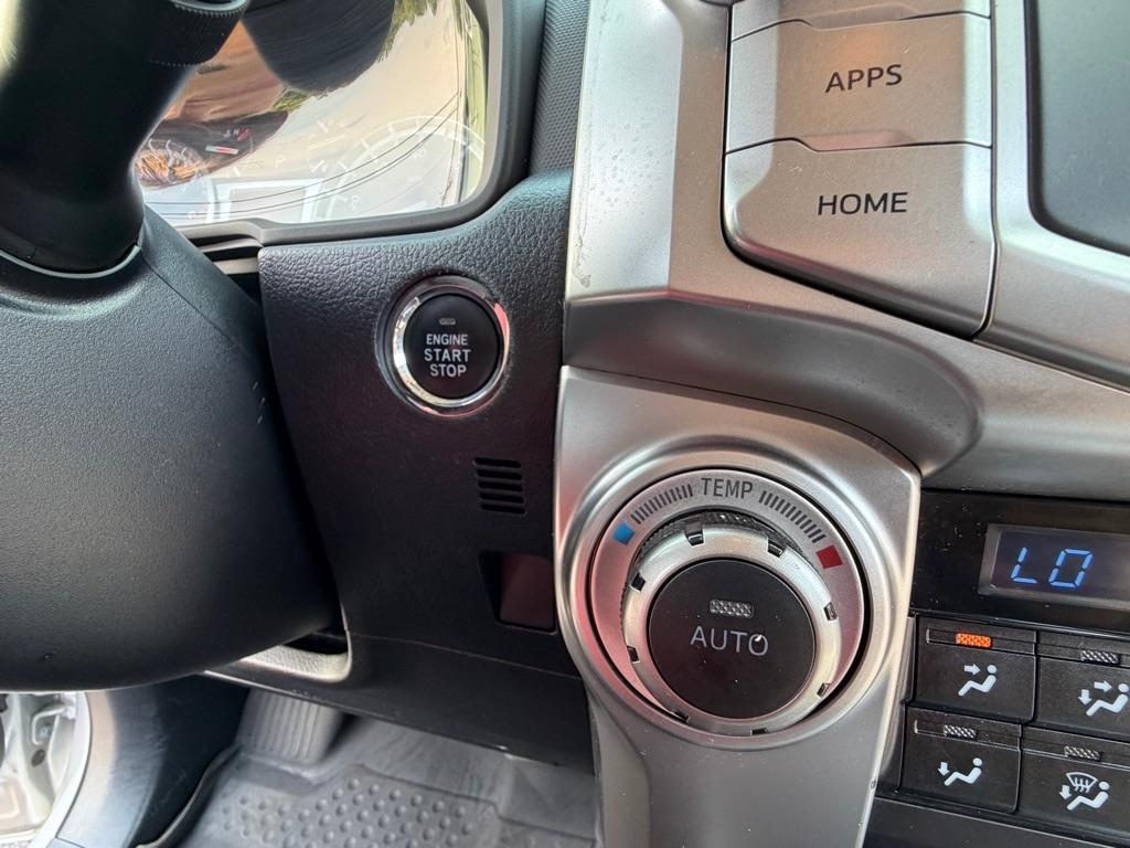 Toyota 4Runner Limited 4WD V6 2016