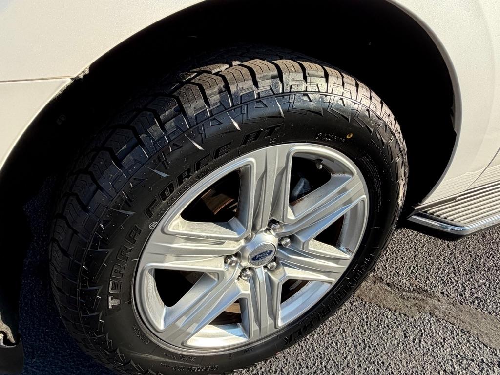 Ford Expedition XLT 4WD 2019