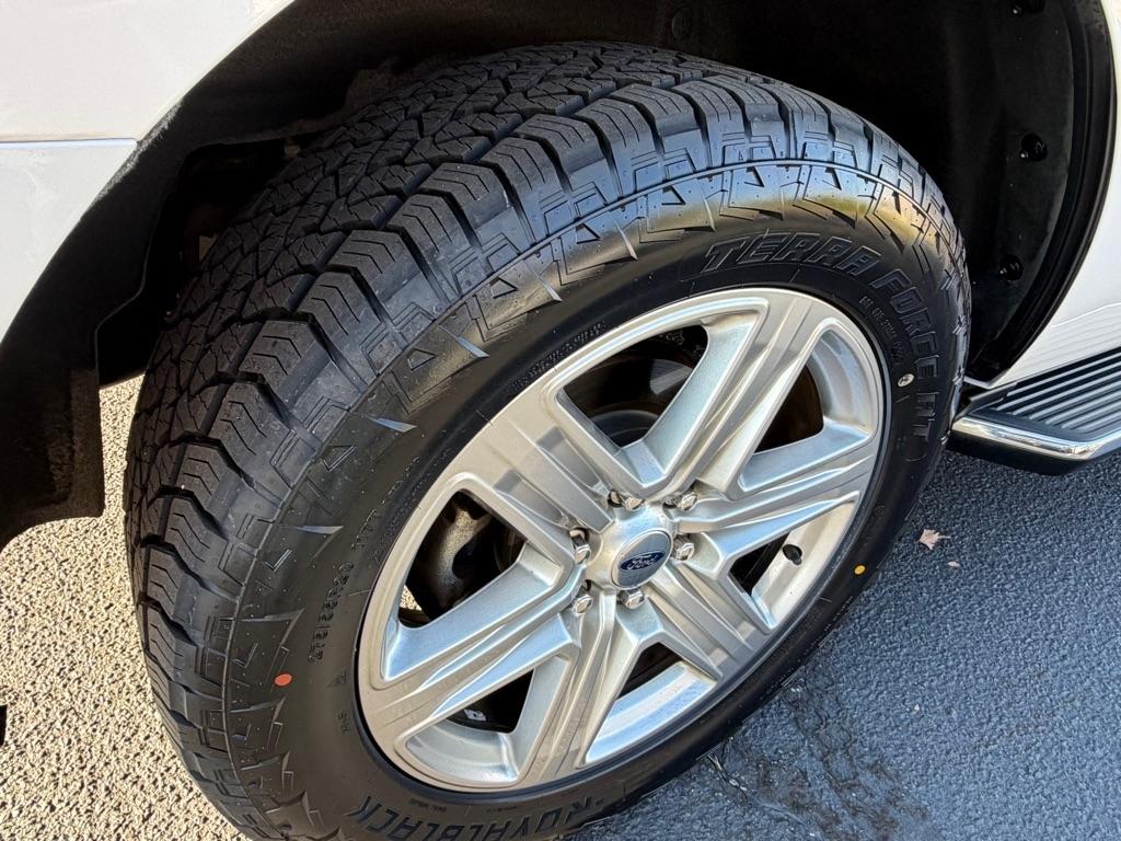 Ford Expedition XLT 4WD 2019