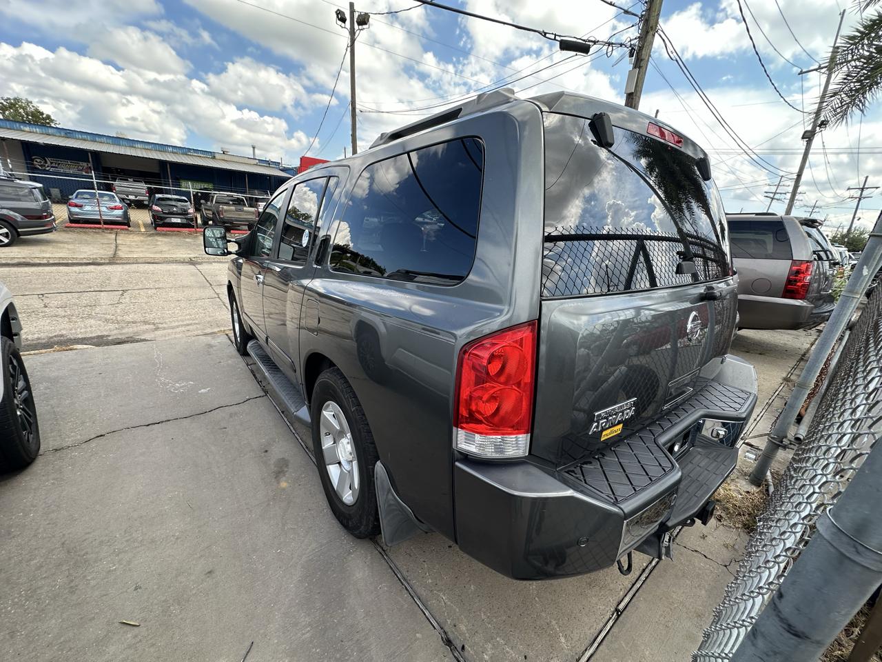 2004 Nissan Armada LE - Photo 2
