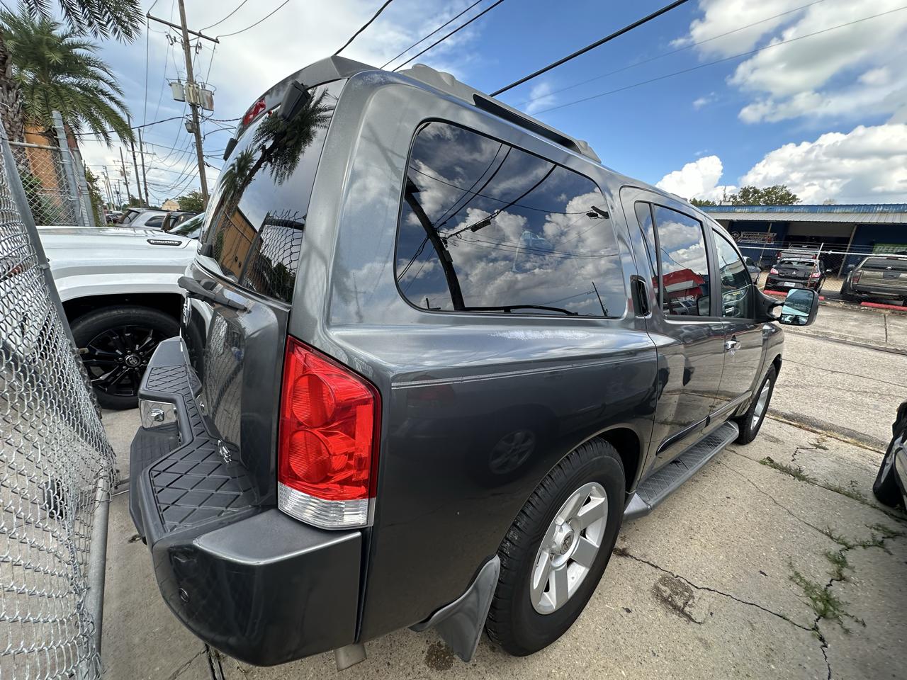 2004 Nissan Armada LE - Photo 3