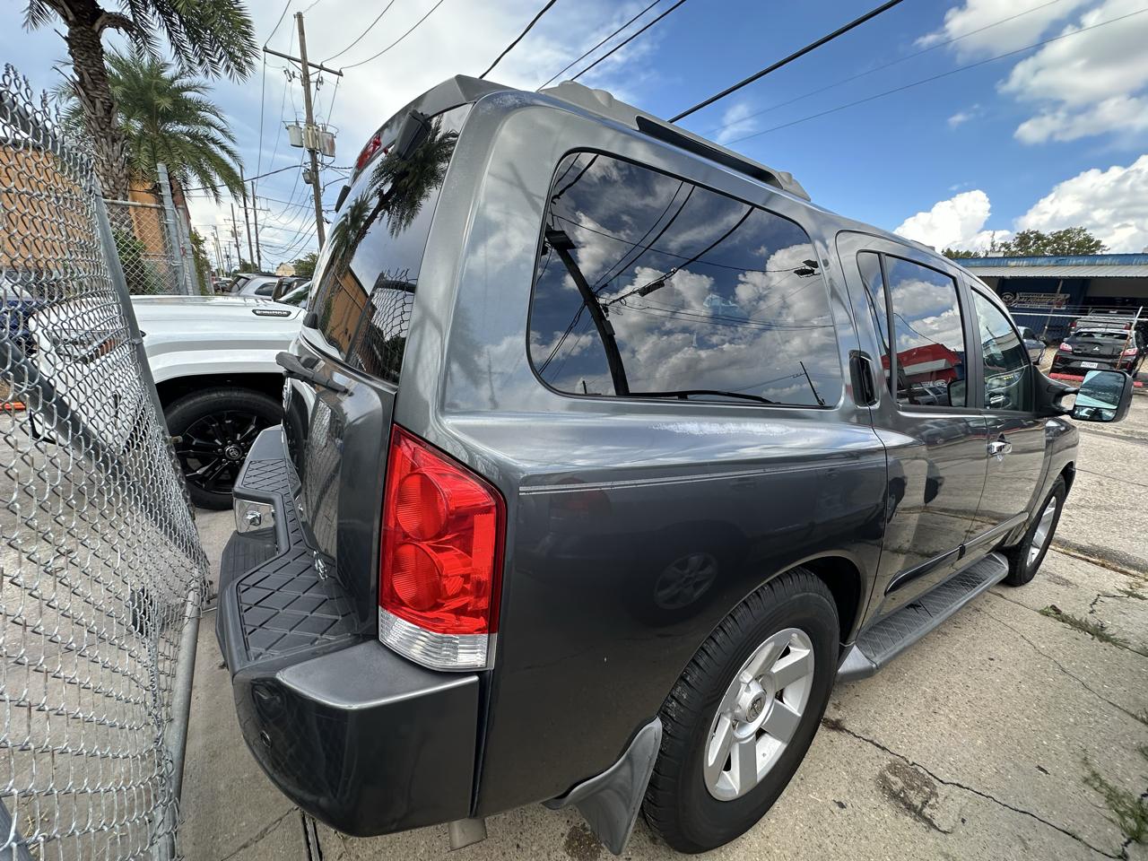 2004 Nissan Armada LE - Photo 4