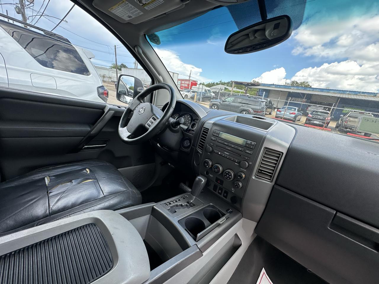 2004 Nissan Armada LE - Photo 21