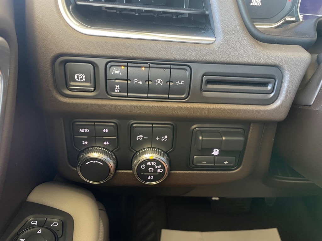 GMC Yukon SLT 4WD 2021