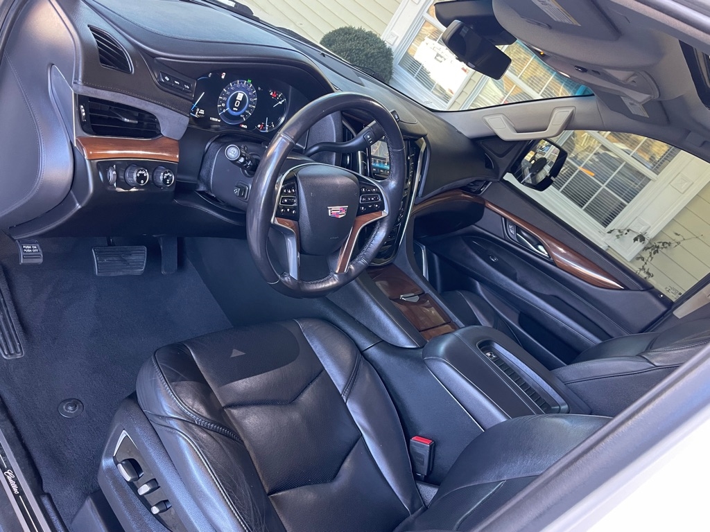 Cadillac Escalade Luxury 4WD 2019