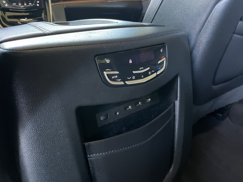 Cadillac Escalade Luxury 4WD 2019