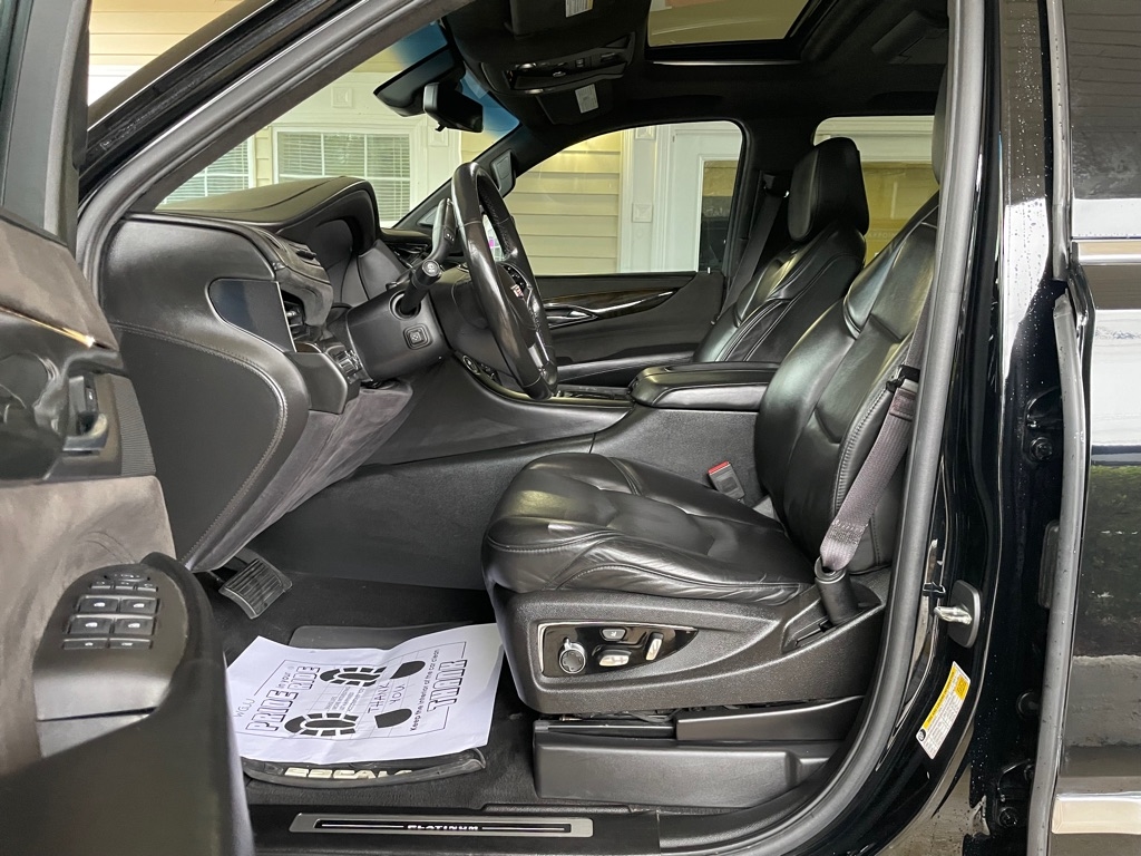 Cadillac Escalade ESV Platinum 4WD 2017