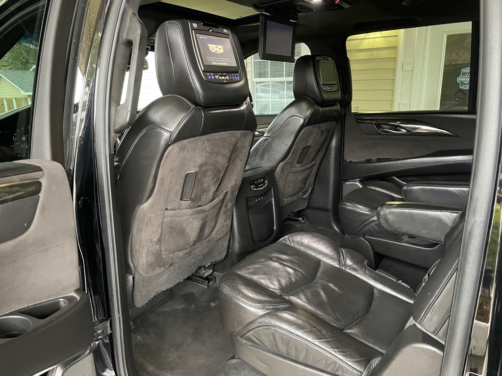 Cadillac Escalade ESV Platinum 4WD 2017
