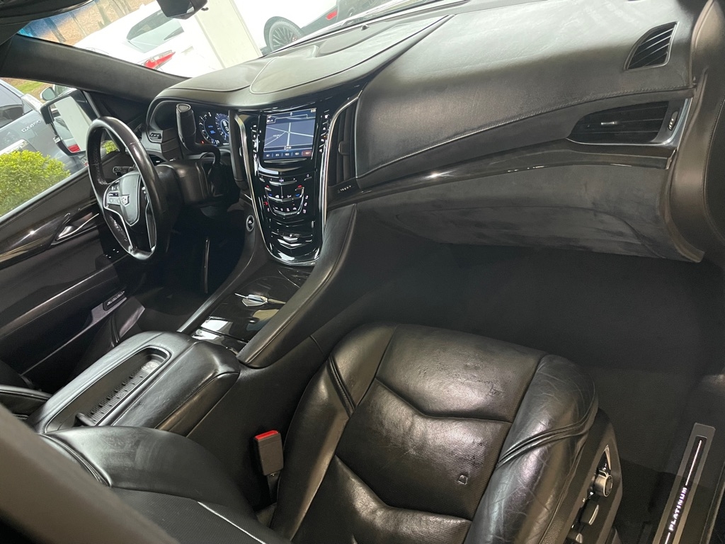 Cadillac Escalade ESV Platinum 4WD 2017