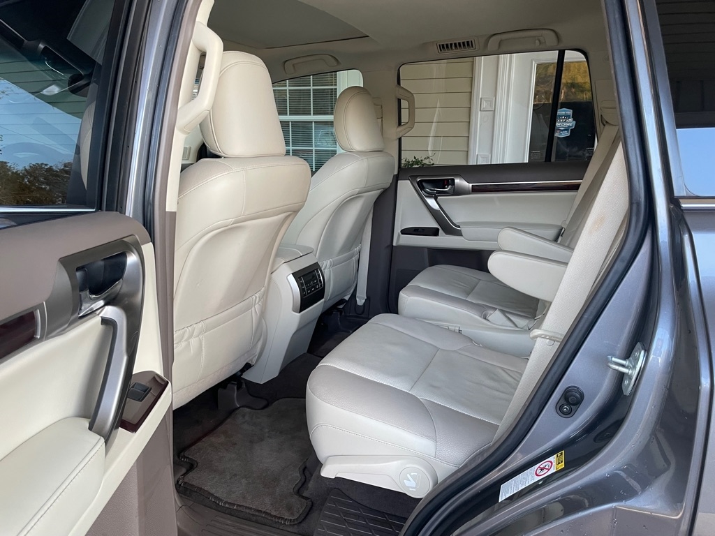 Lexus GX 460 Base 2017