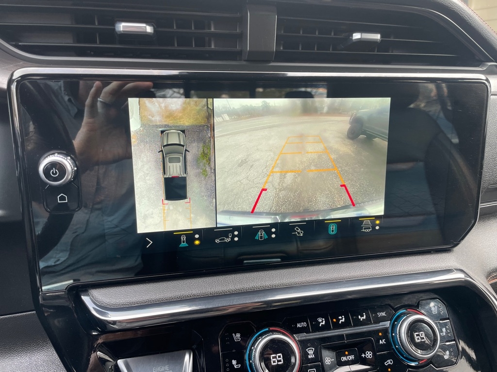 GMC Sierra 1500 AT4 Crew Cab 4WD 2022