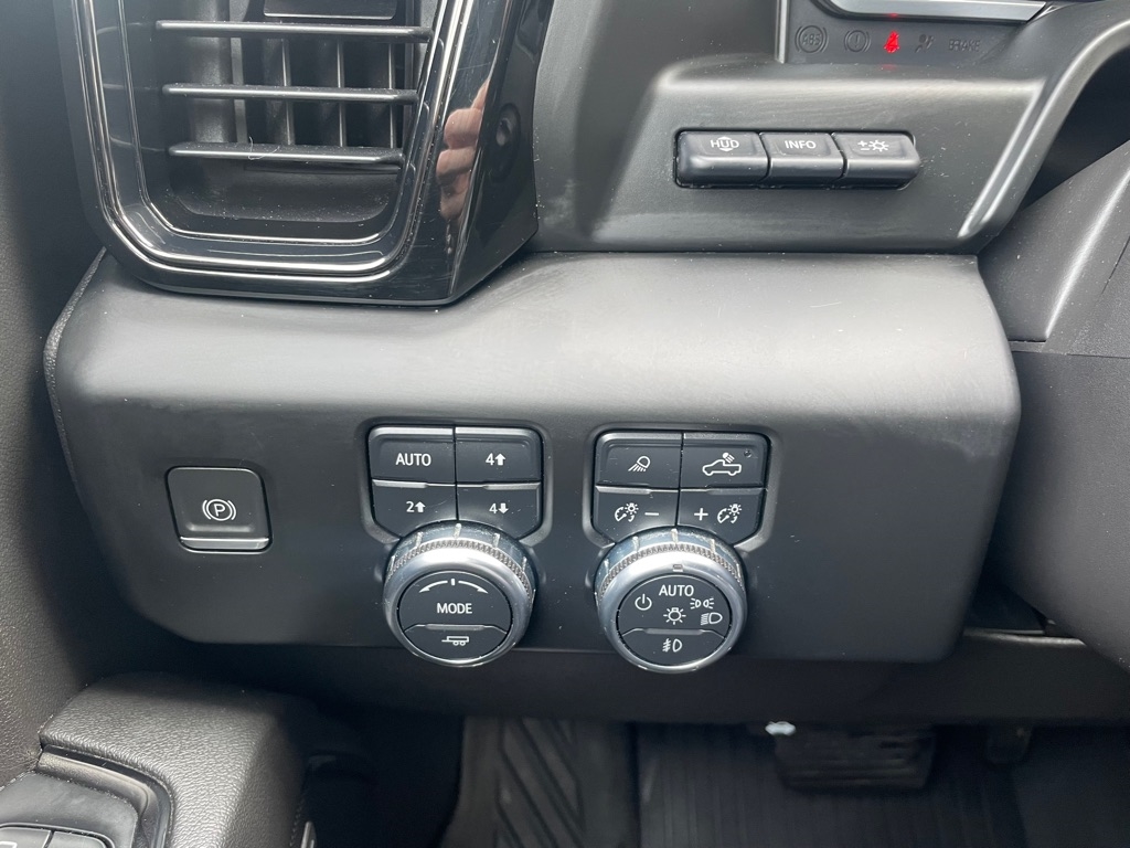 GMC Sierra 1500 AT4 Crew Cab 4WD 2022