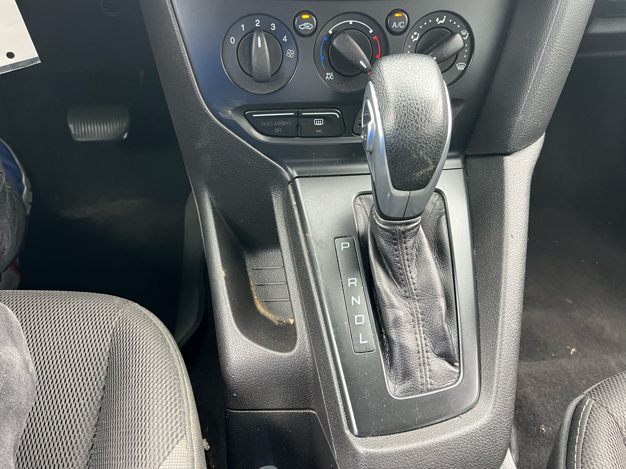 Ford Focus S Sedan 2014