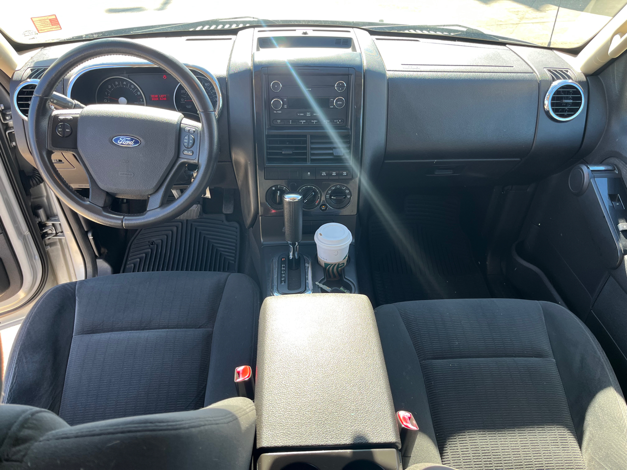 Ford Explorer XLT 4.0L 4WD 2010