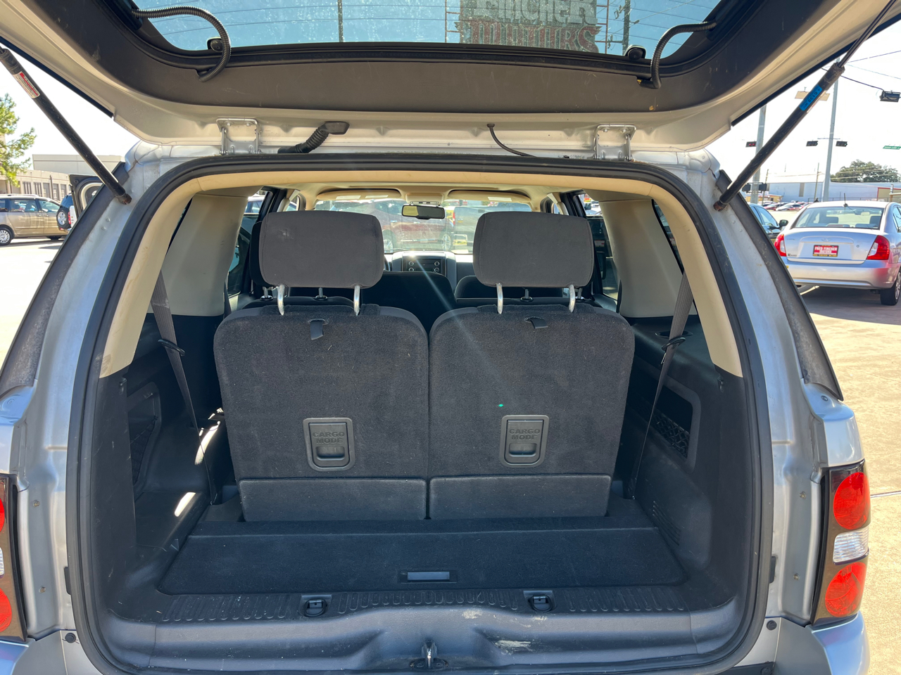 Ford Explorer XLT 4.0L 4WD 2010