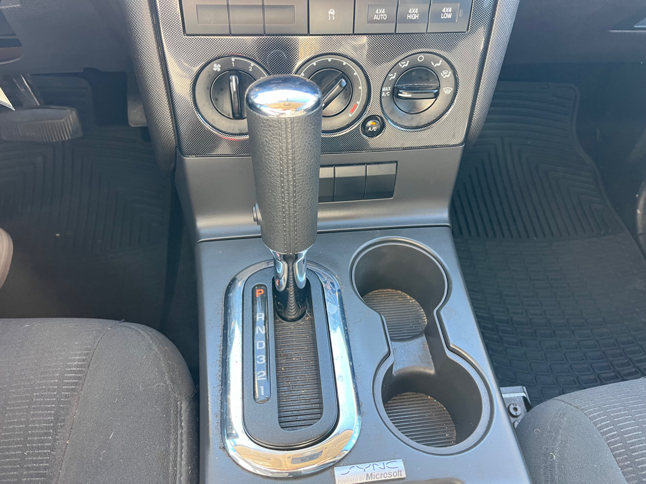 Ford Explorer XLT 4.0L 4WD 2010