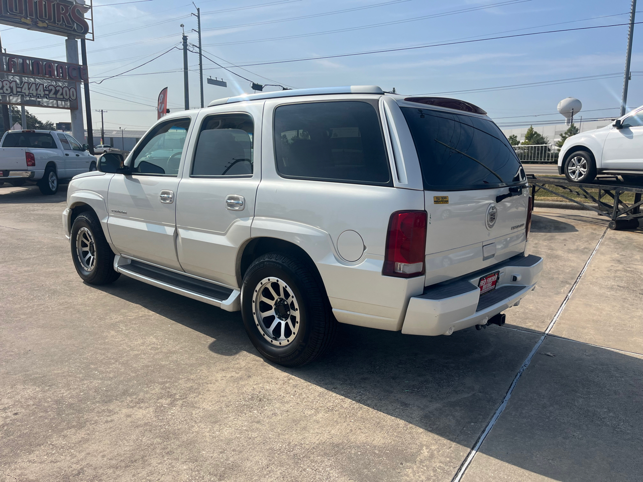 Cadillac Escalade 2WD 2002