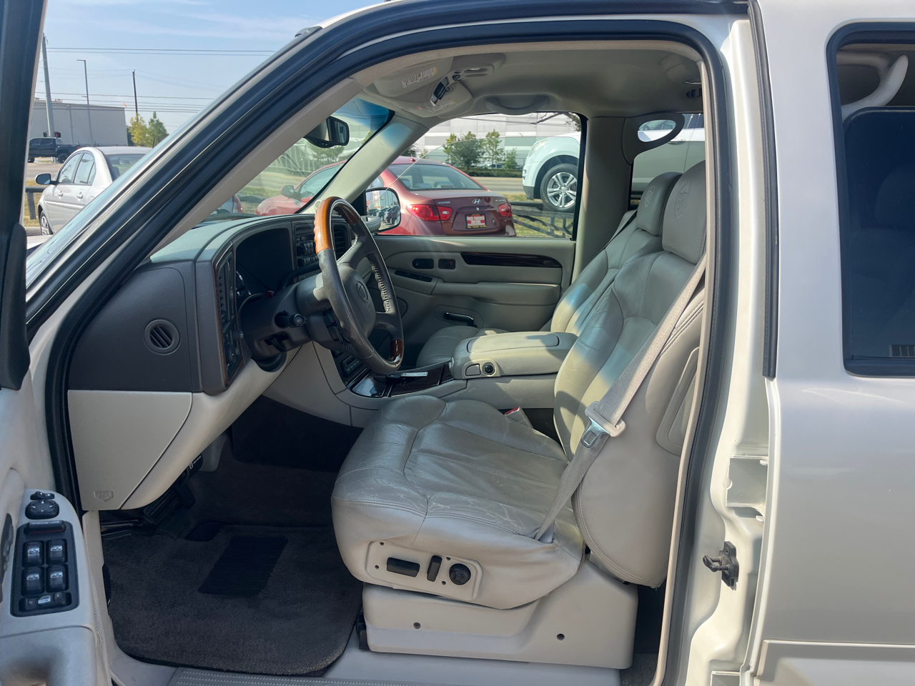 Cadillac Escalade 2WD 2002