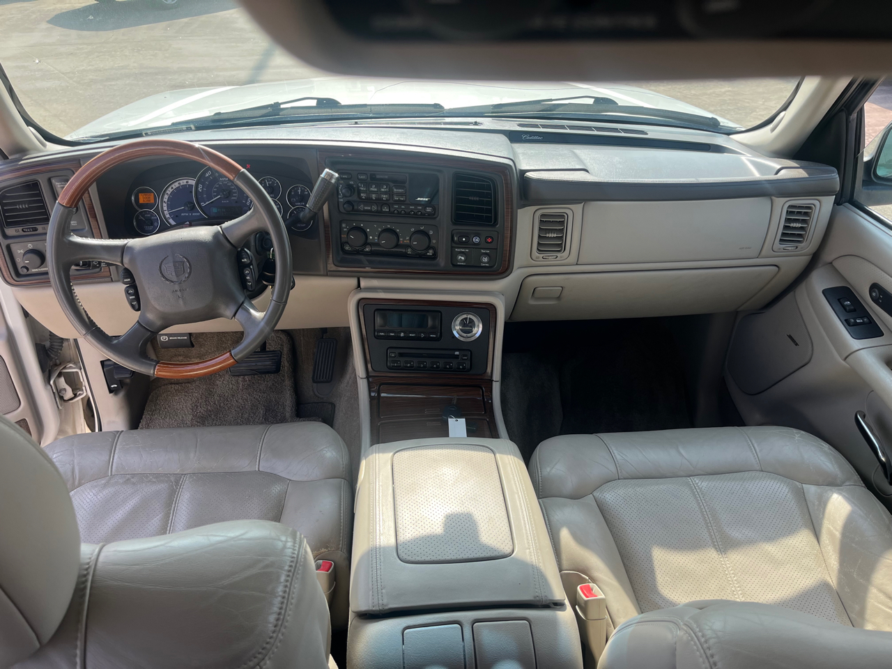 Cadillac Escalade 2WD 2002