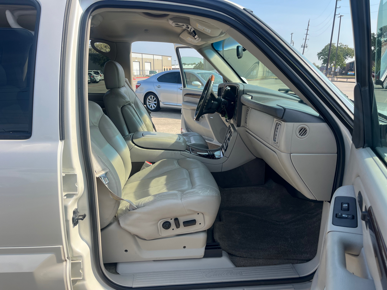 Cadillac Escalade 2WD 2002