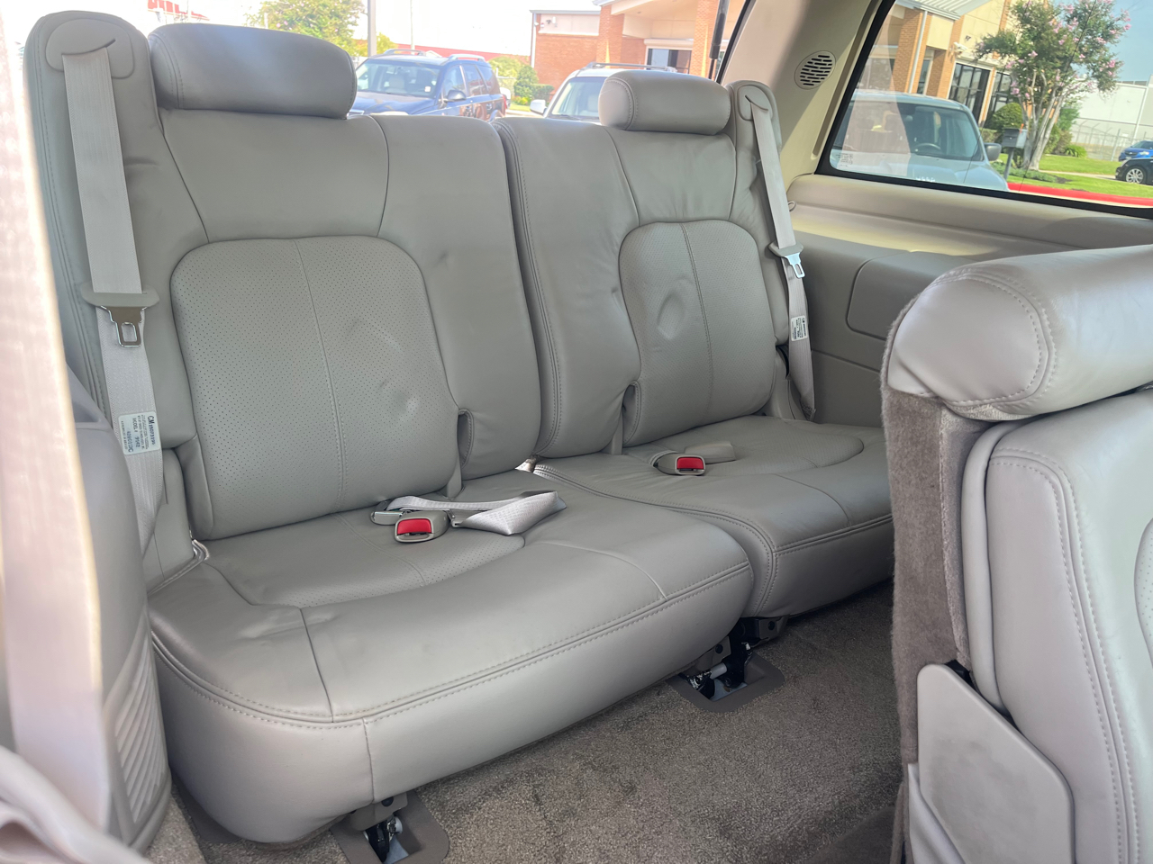 Cadillac Escalade 2WD 2002