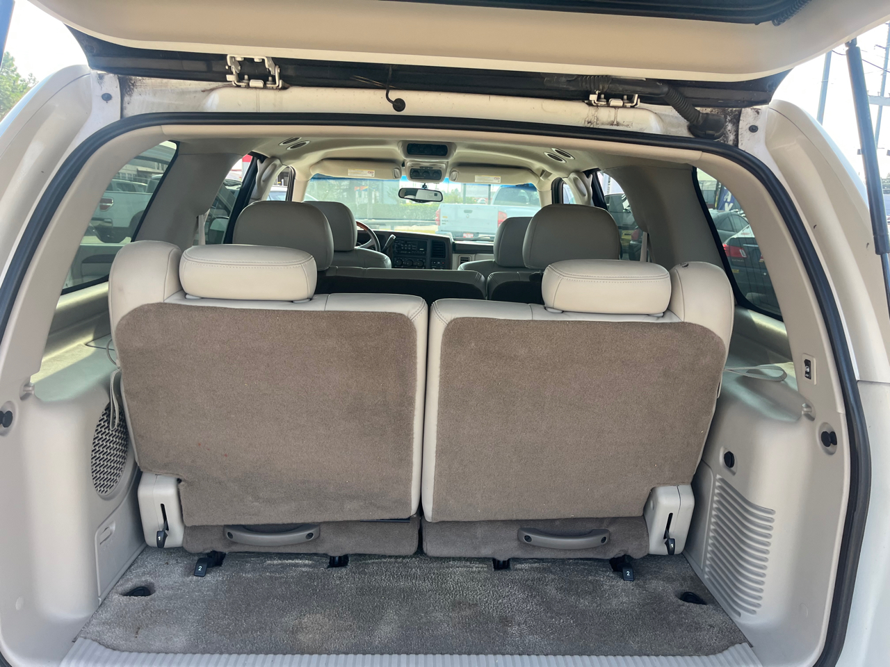 Cadillac Escalade 2WD 2002