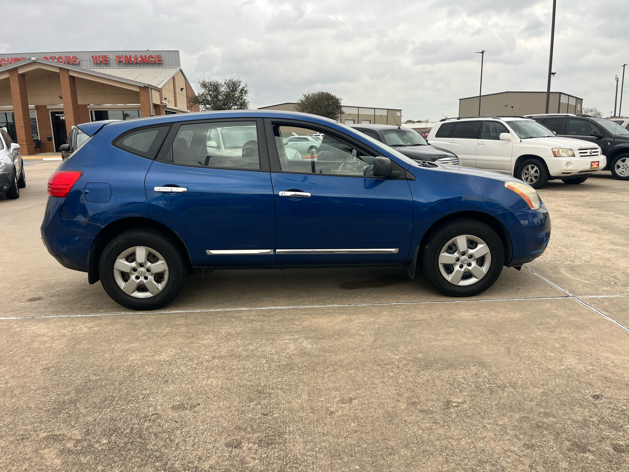 Nissan Rogue S 2WD 2011