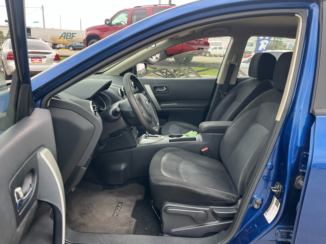 Nissan Rogue S 2WD 2011