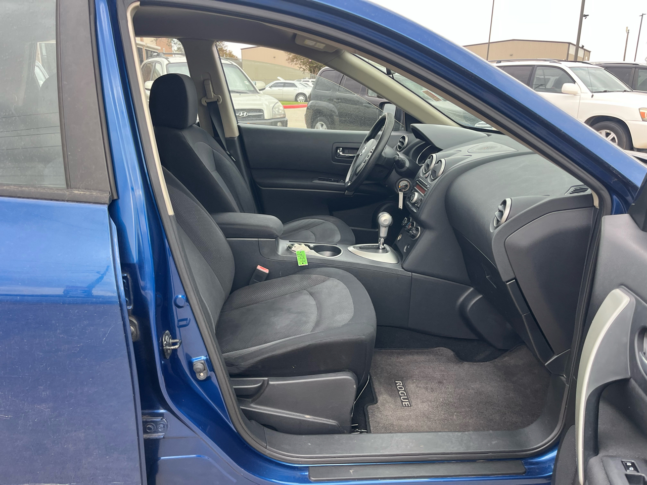 Nissan Rogue S 2WD 2011