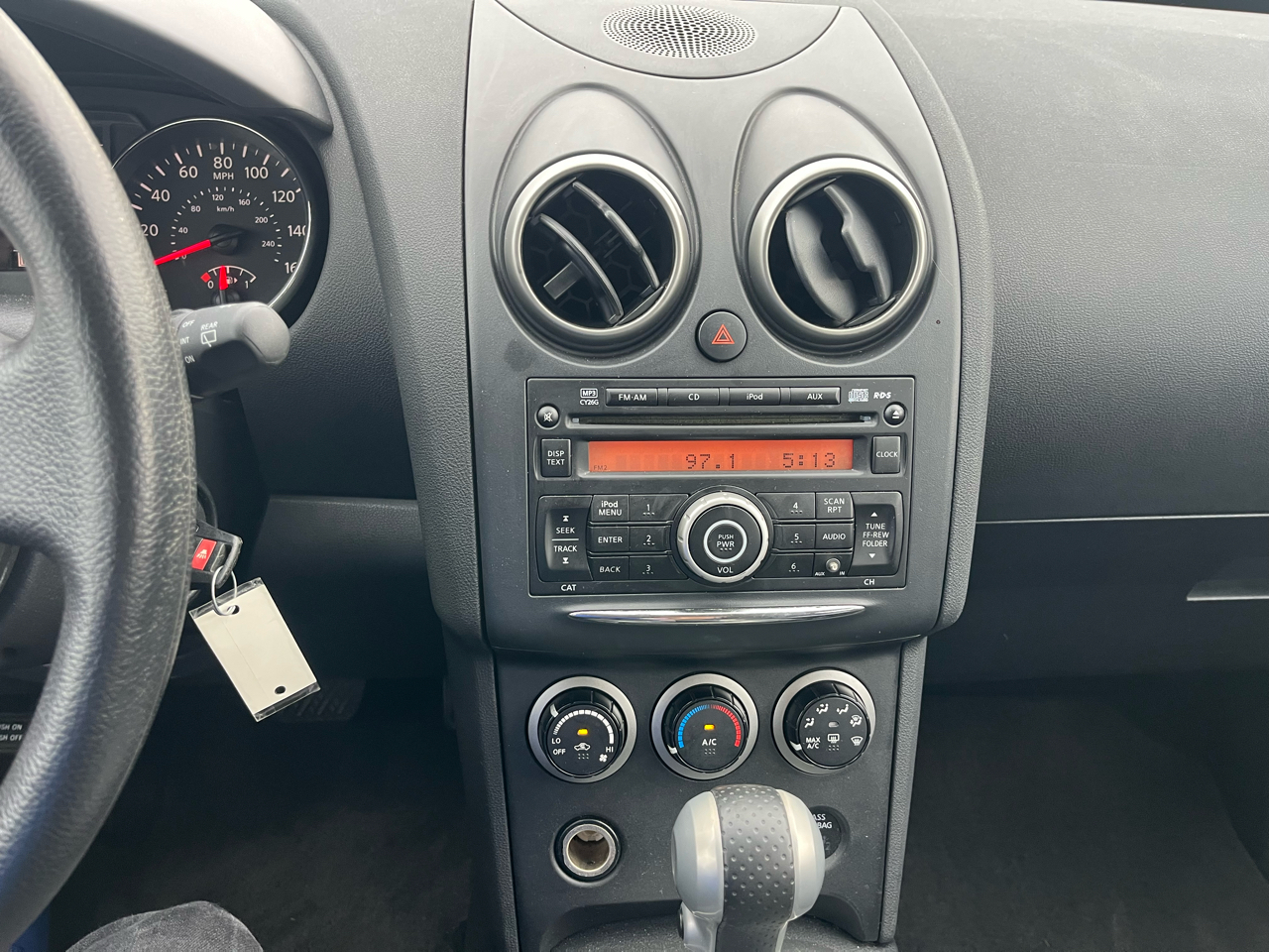 Nissan Rogue S 2WD 2011