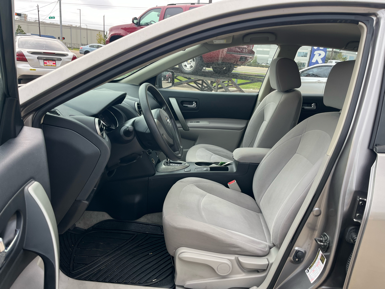 Nissan Rogue S FWD Krom Edition 2012