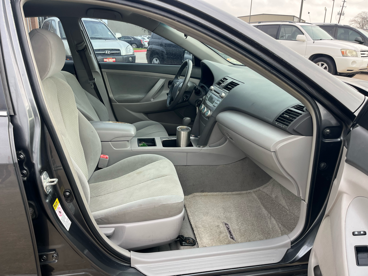 Toyota Camry SE 5-Spd AT 2009