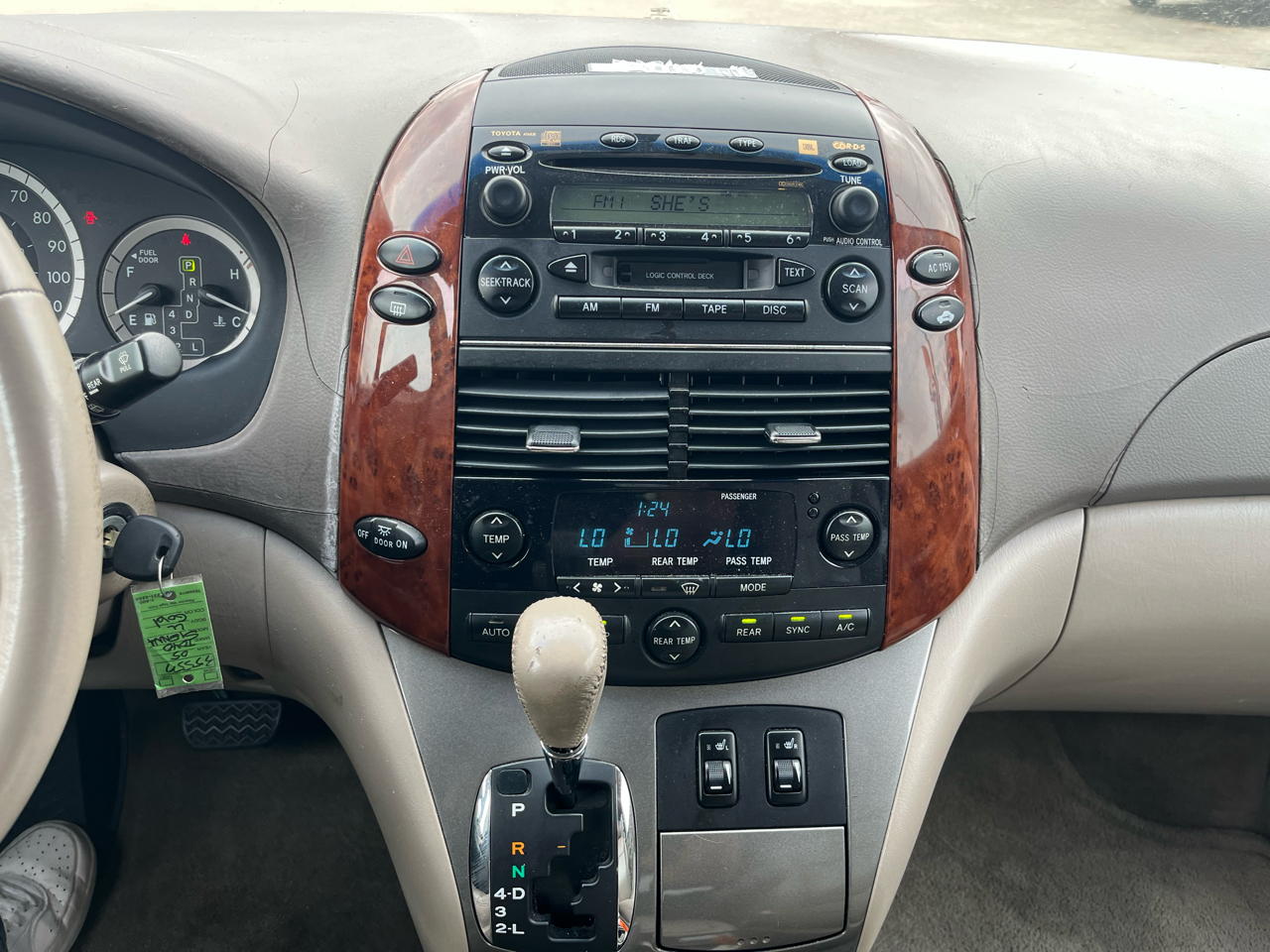 Toyota Sienna XLE 2005