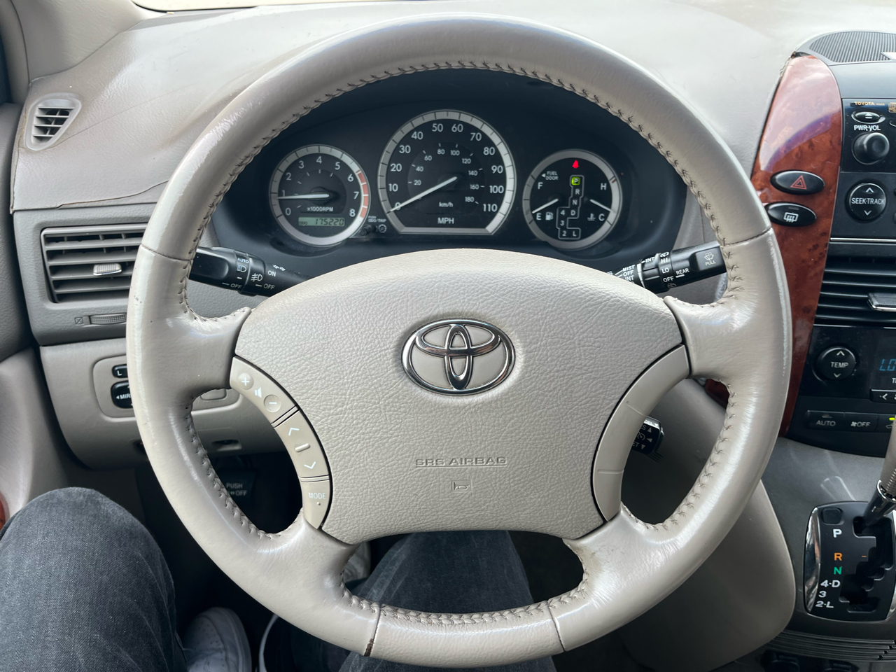 Toyota Sienna XLE 2005
