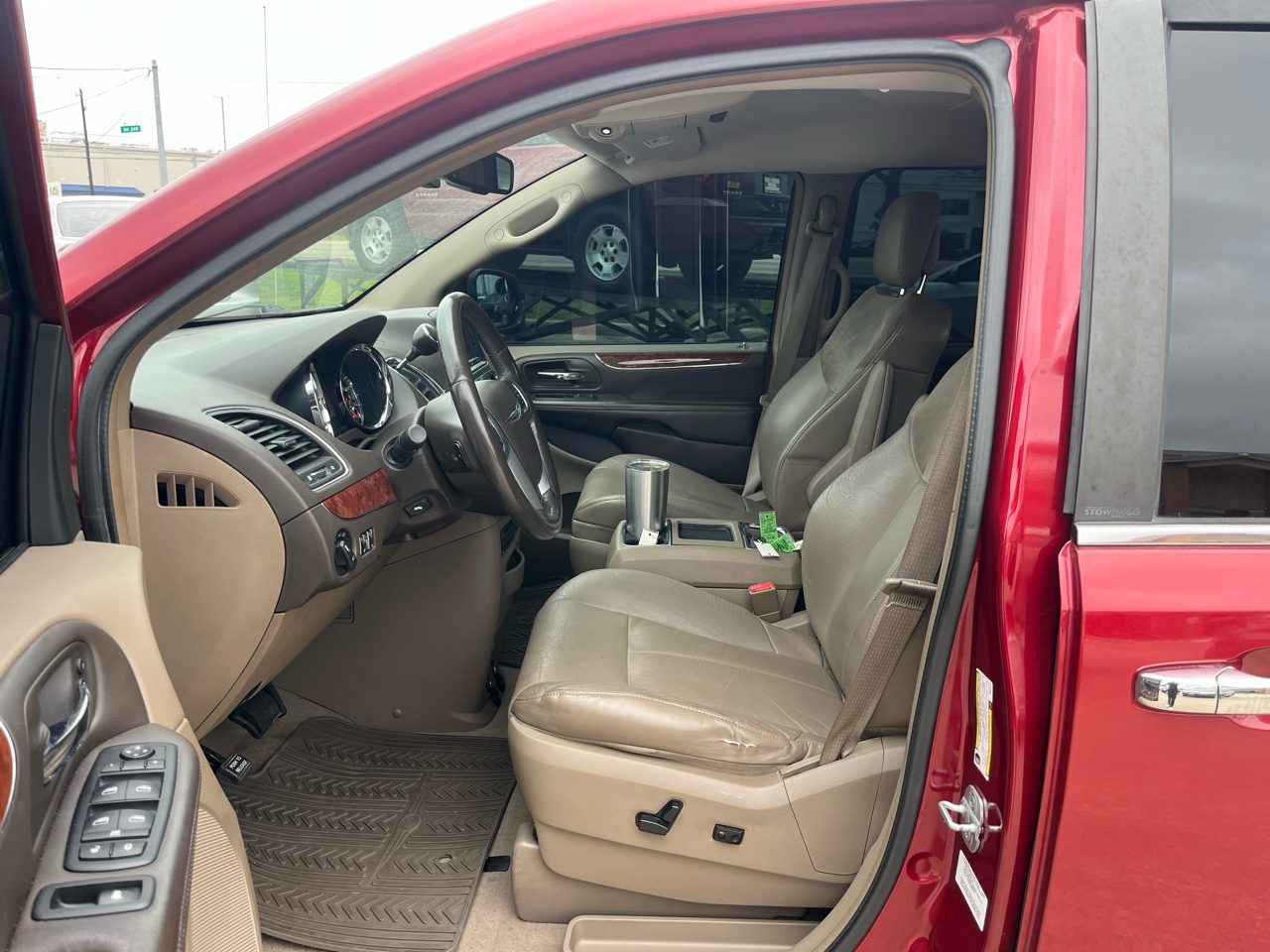 Chrysler Town & Country Limited 2011