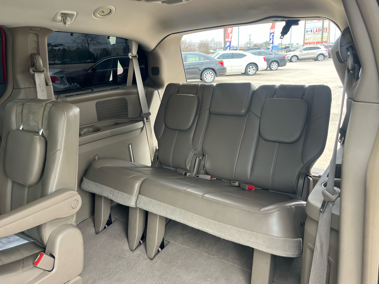 Chrysler Town & Country Limited 2011