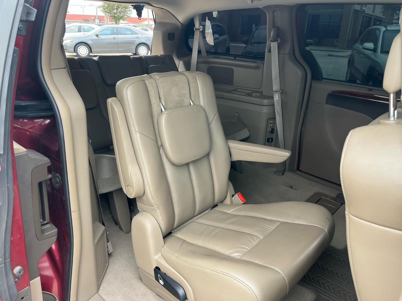 Chrysler Town & Country Limited 2011