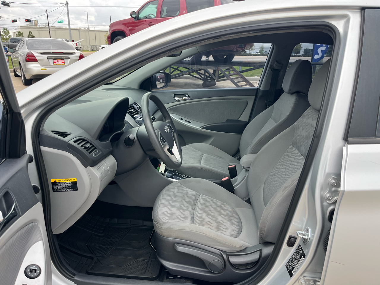 Hyundai Accent GLS 4-Door 2012