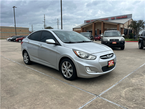 2012 Hyundai Accent GLS 4-Door