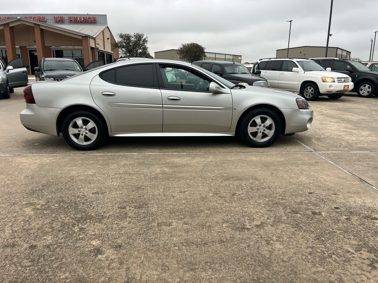 Pontiac Grand Prix Base 2006