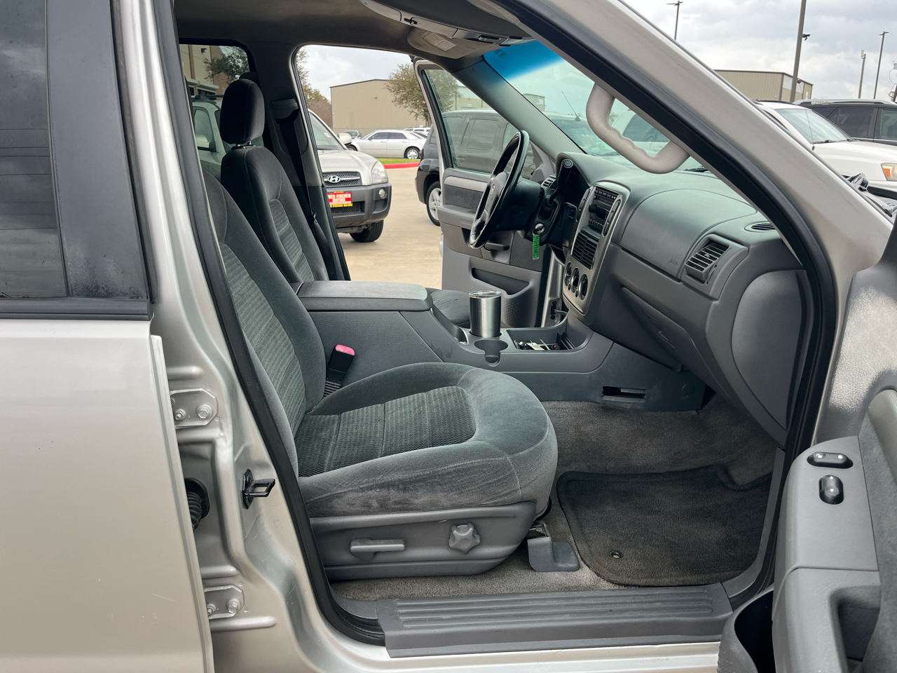 Ford Explorer XLT 4.6L 4WD 2003