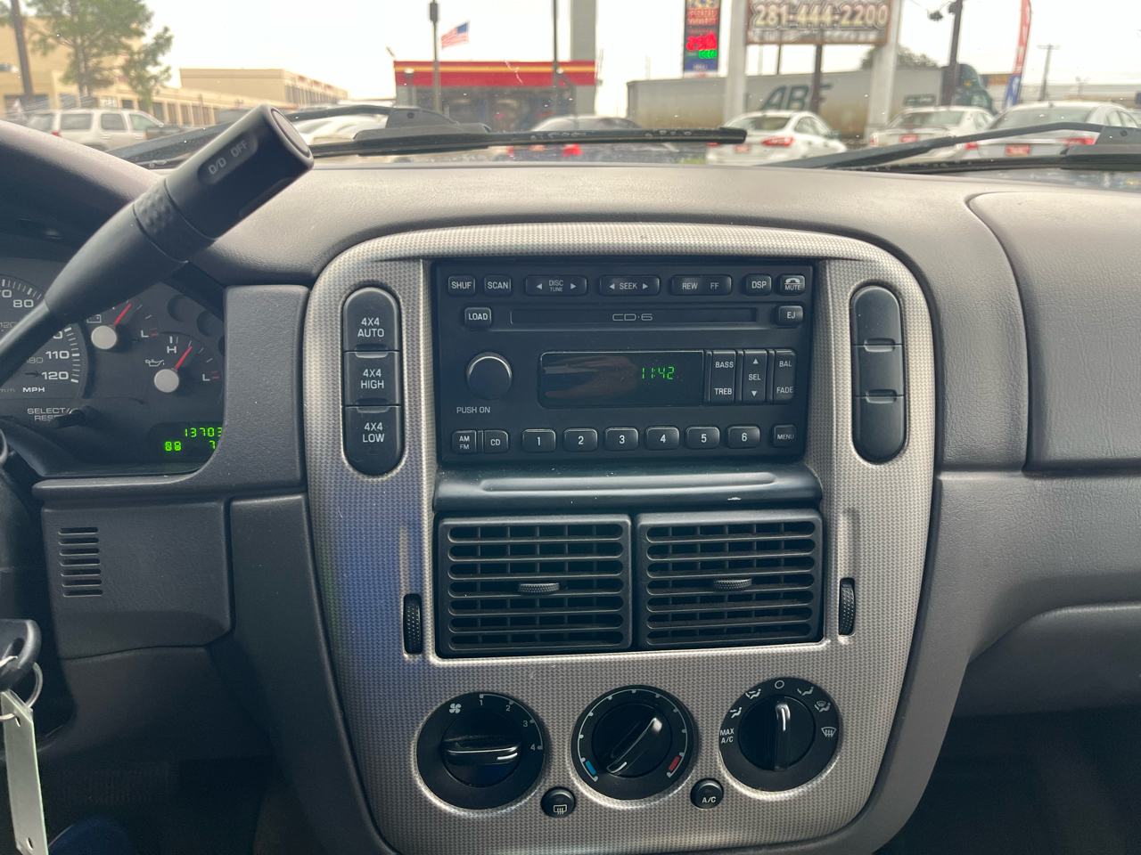 Ford Explorer XLT 4.6L 4WD 2003