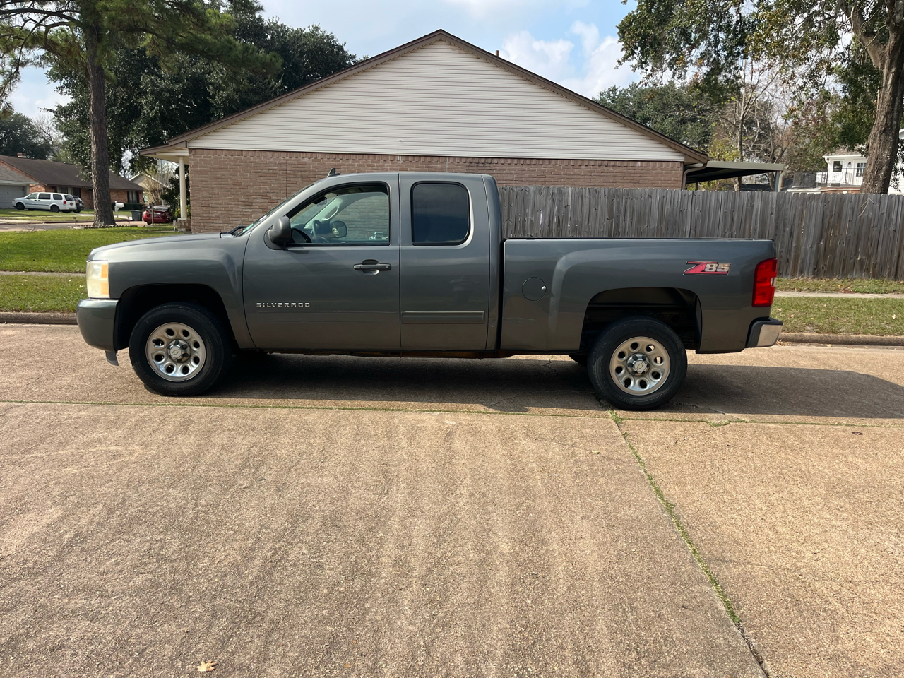 Chevrolet Silverado 1500 LS Extended Cab 2WD 2011