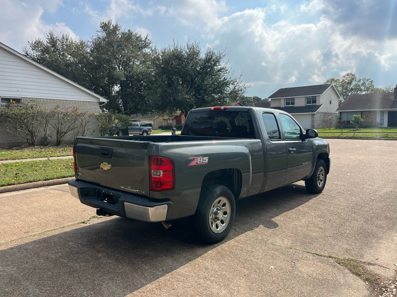 Chevrolet Silverado 1500 LS Extended Cab 2WD 2011