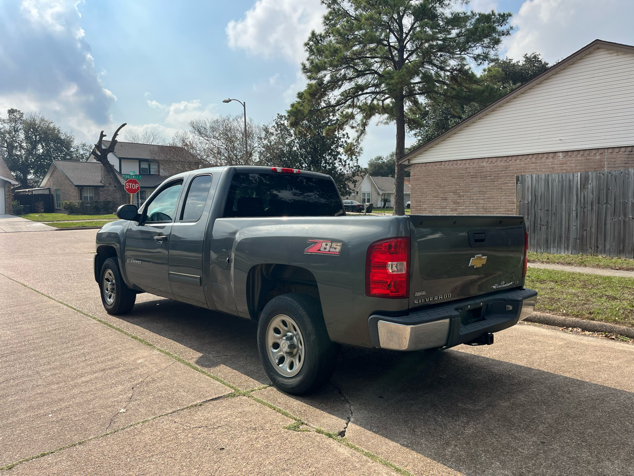 Chevrolet Silverado 1500 LS Extended Cab 2WD 2011