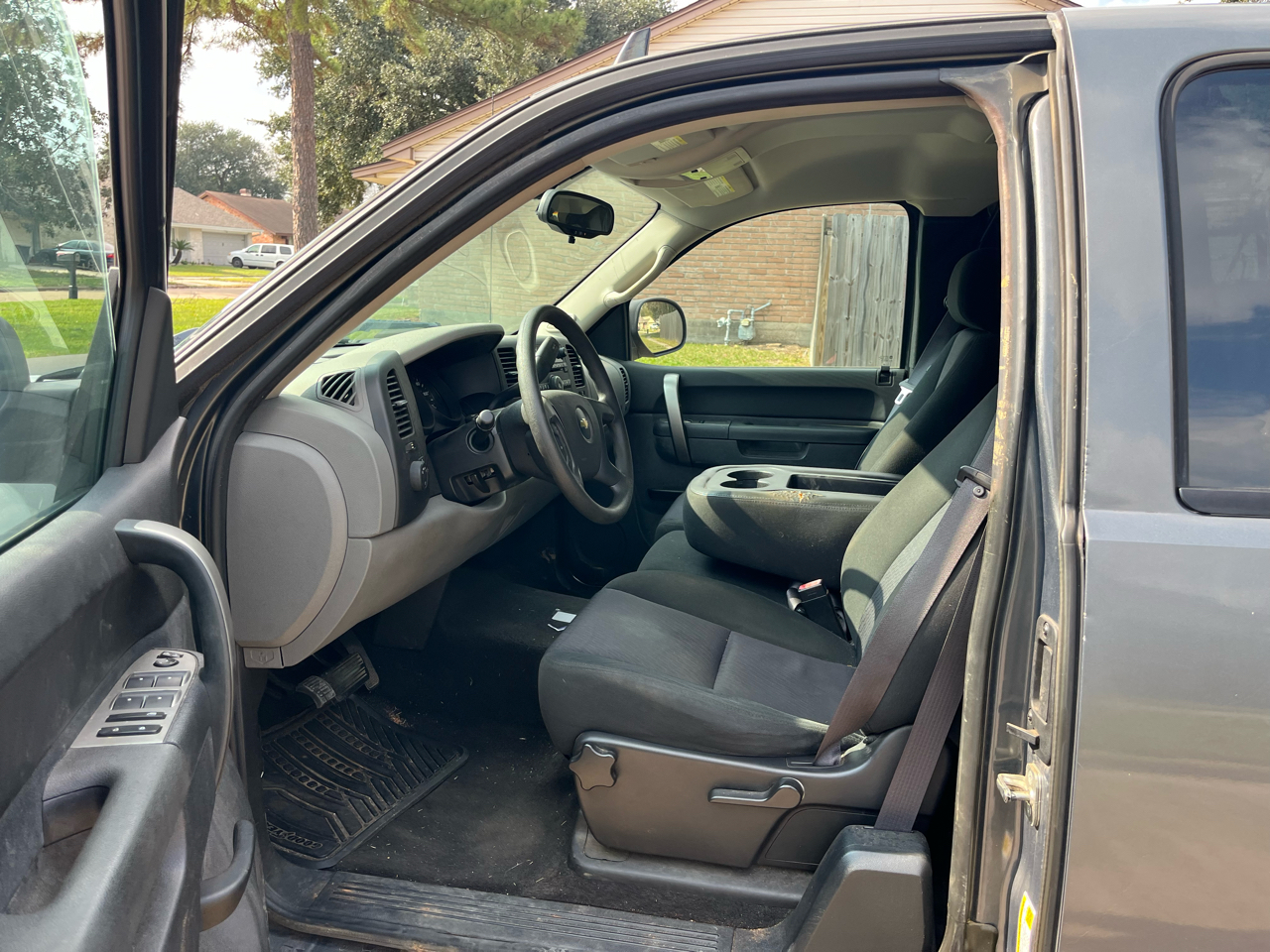 Chevrolet Silverado 1500 LS Extended Cab 2WD 2011