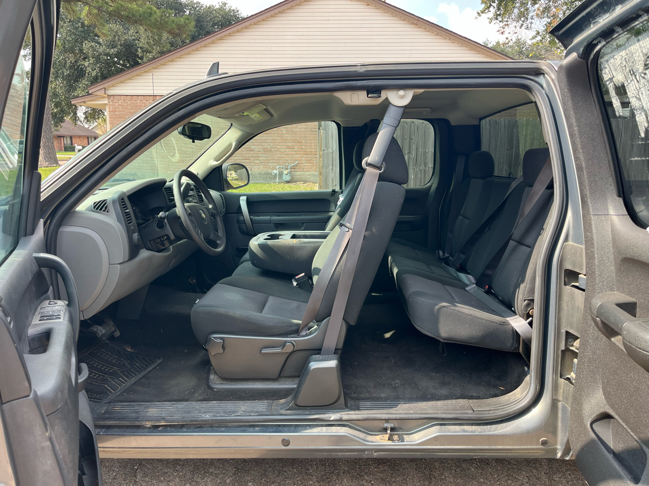 Chevrolet Silverado 1500 LS Extended Cab 2WD 2011