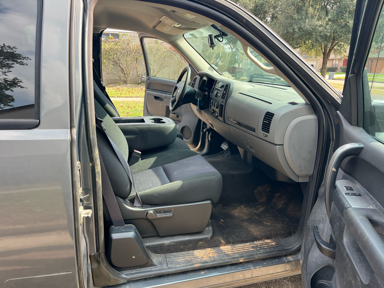Chevrolet Silverado 1500 LS Extended Cab 2WD 2011